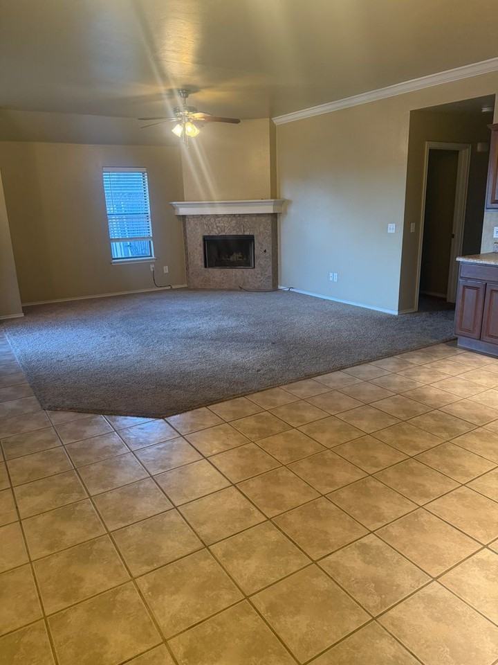 10305 Nw 38th Ter - Photo 5 of 28