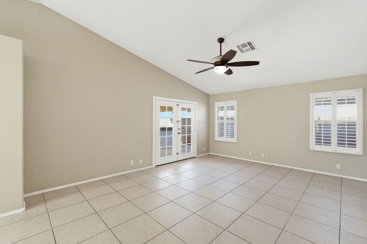 3331 W Via Del Sol Dr - Photo 6 of 35