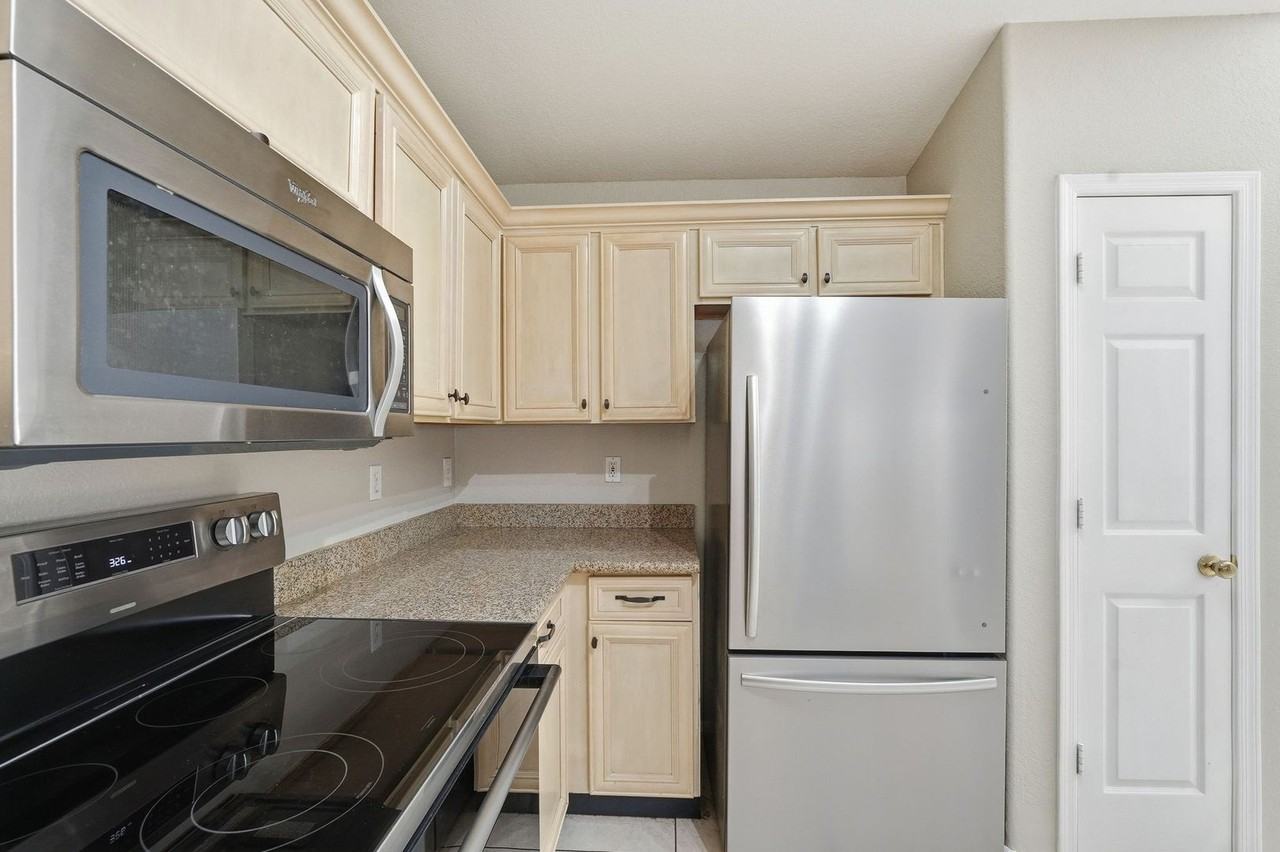 3331 W Via Del Sol Dr - Photo 7 of 35