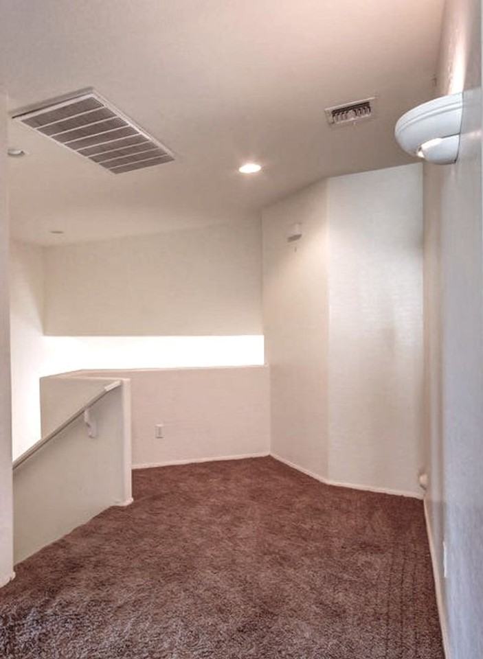 1613 S 105th Dr - Photo 6 of 9