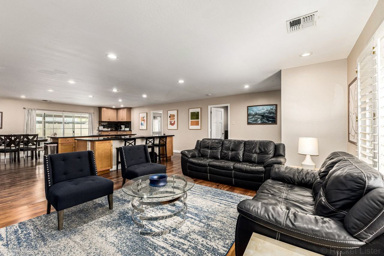 8719 E Osborn Rd - Photo 2 of 32