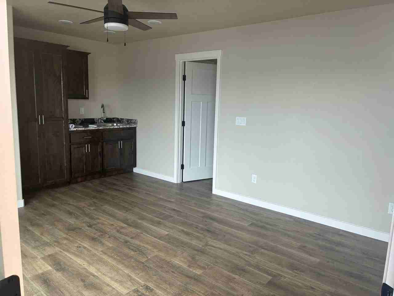7865 Houston Loop #B - Photo 2 of 8