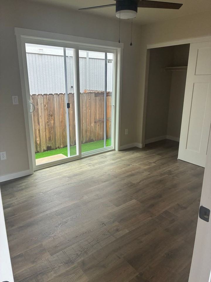 7865 Houston Loop #B - Photo 5 of 8