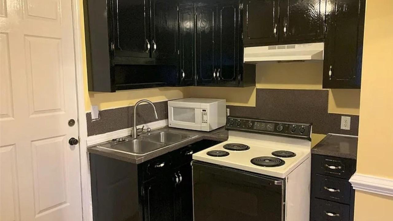 Honeywood Ave - Photo 2 of 6