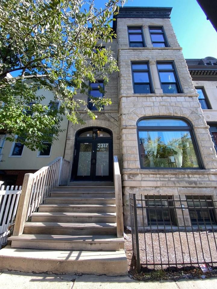 N Halsted St #1R - Photo 5 of 20