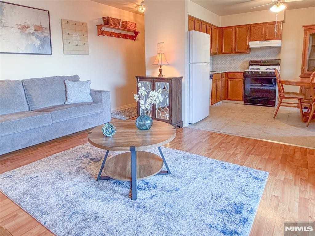 700 Schuyler Ave ##A21 - Photo 4 of 26