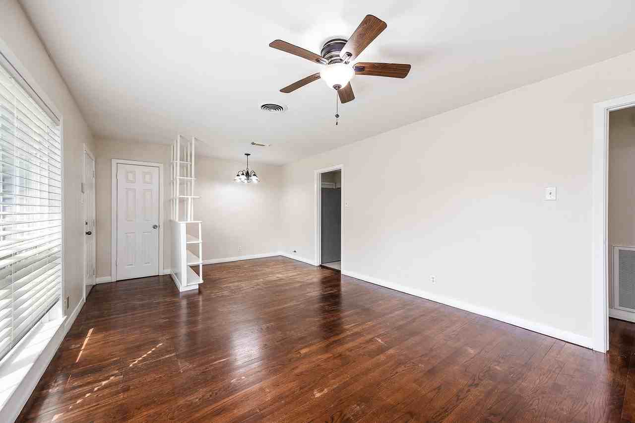 2433 S Austin Ave - Photo 6 of 23