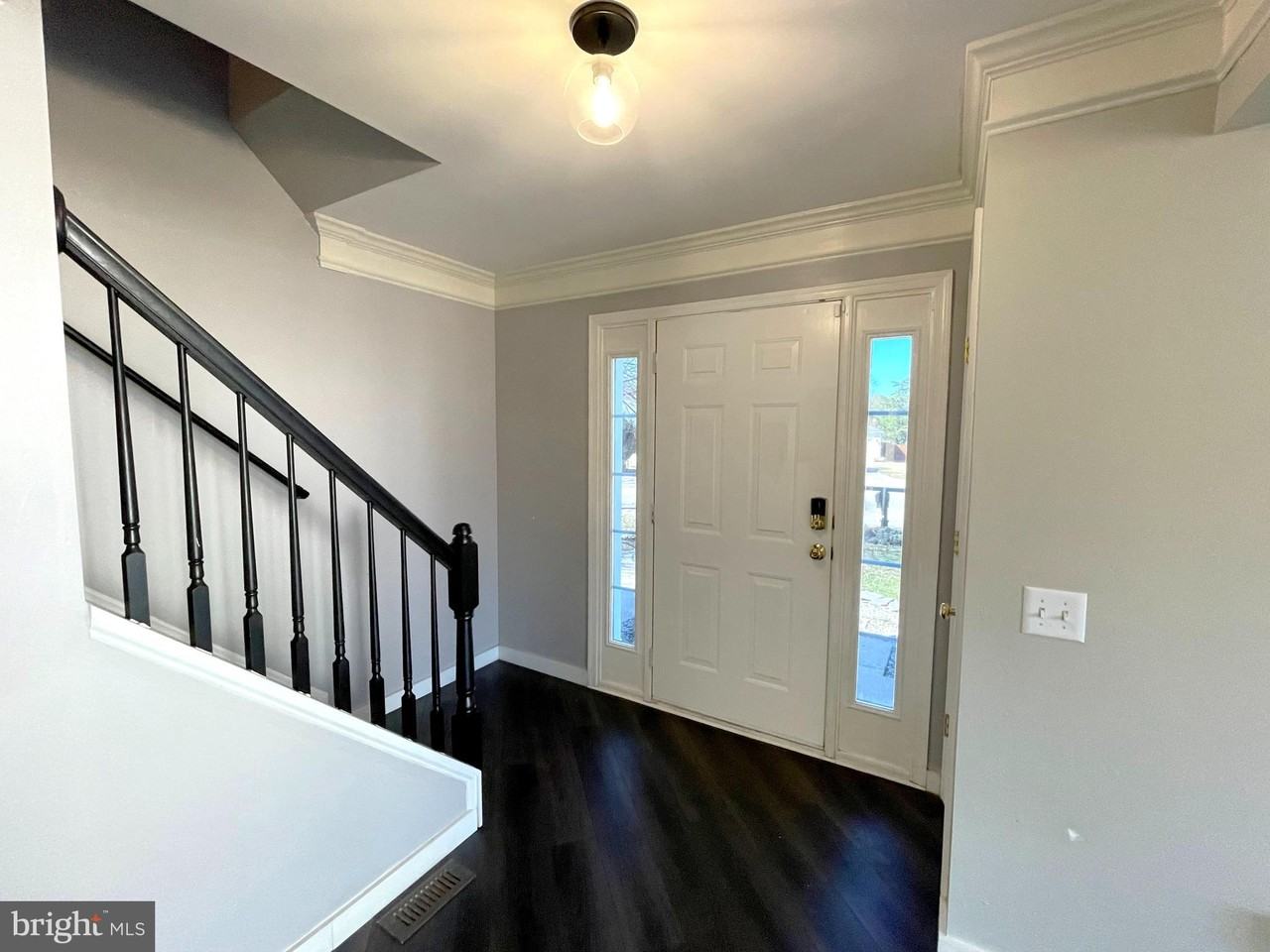 8834 Chiswick Ct - Photo 2 of 45