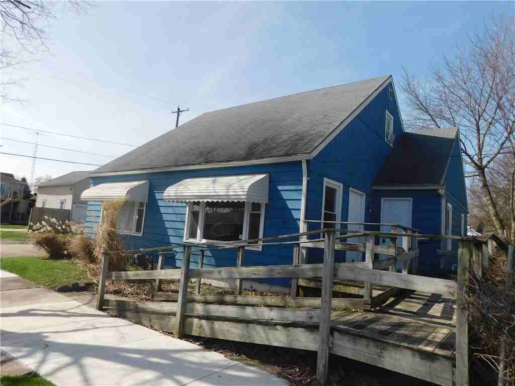 411 S Douglas Ave - Photo 3 of 10