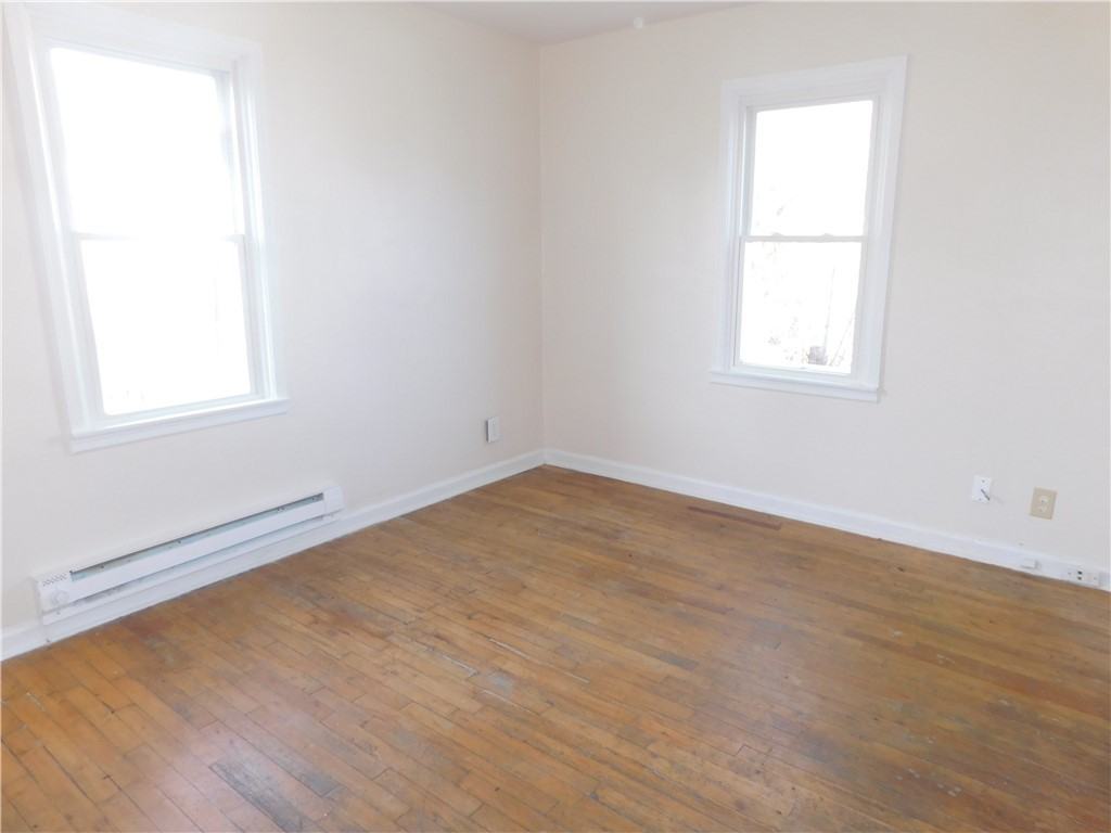 411 S Douglas Ave - Photo 7 of 10