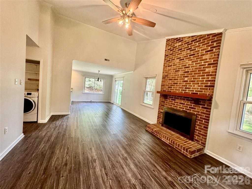 2423 Emstead Ct - Photo 2 of 22