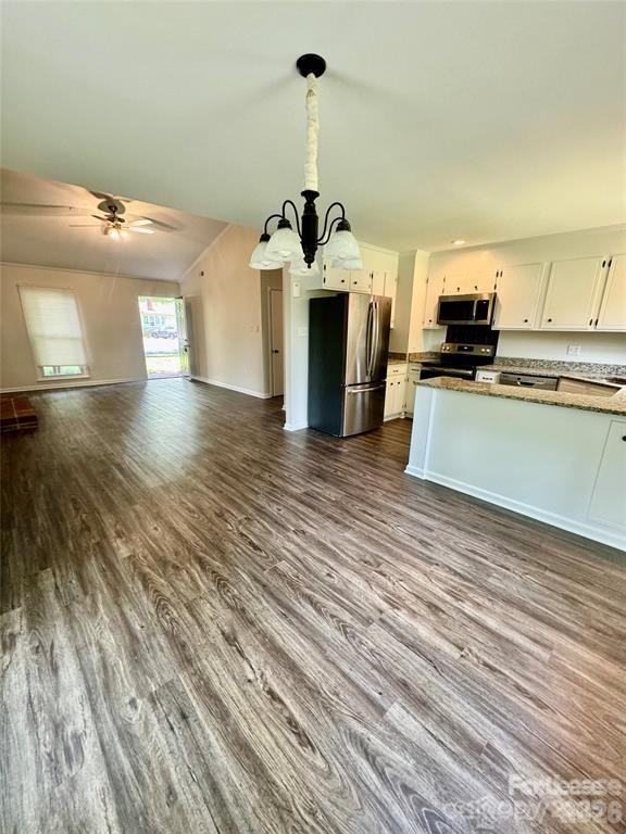 2423 Emstead Ct - Photo 3 of 22