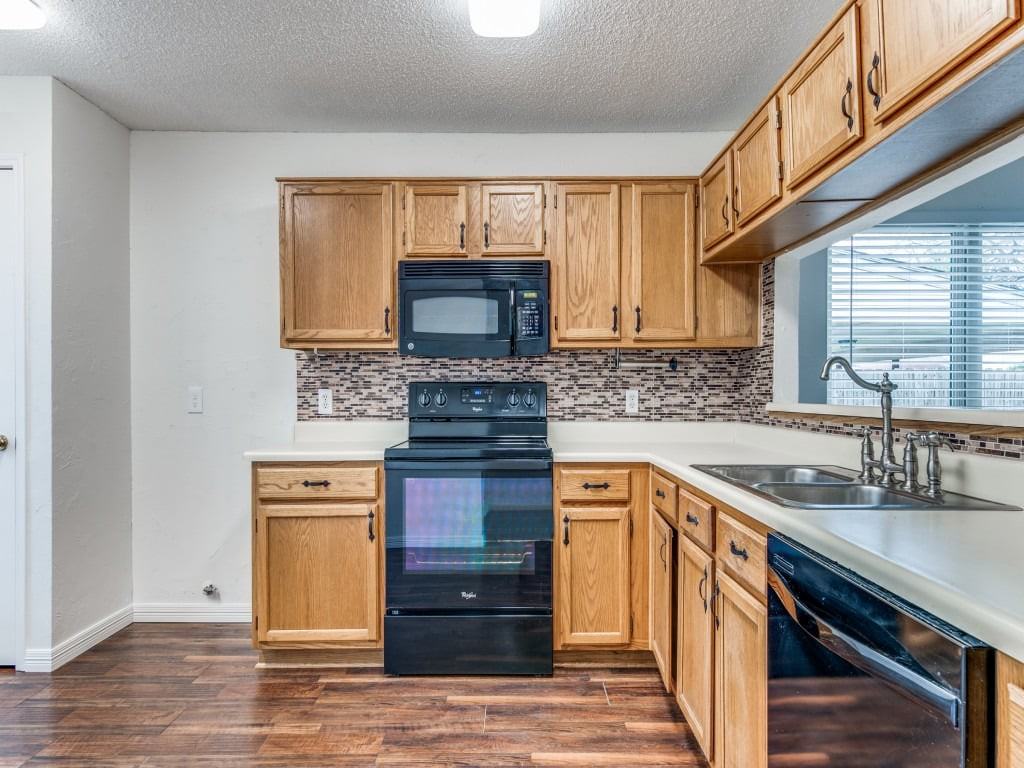 3709 Huckleberry Dr - Photo 7 of 13