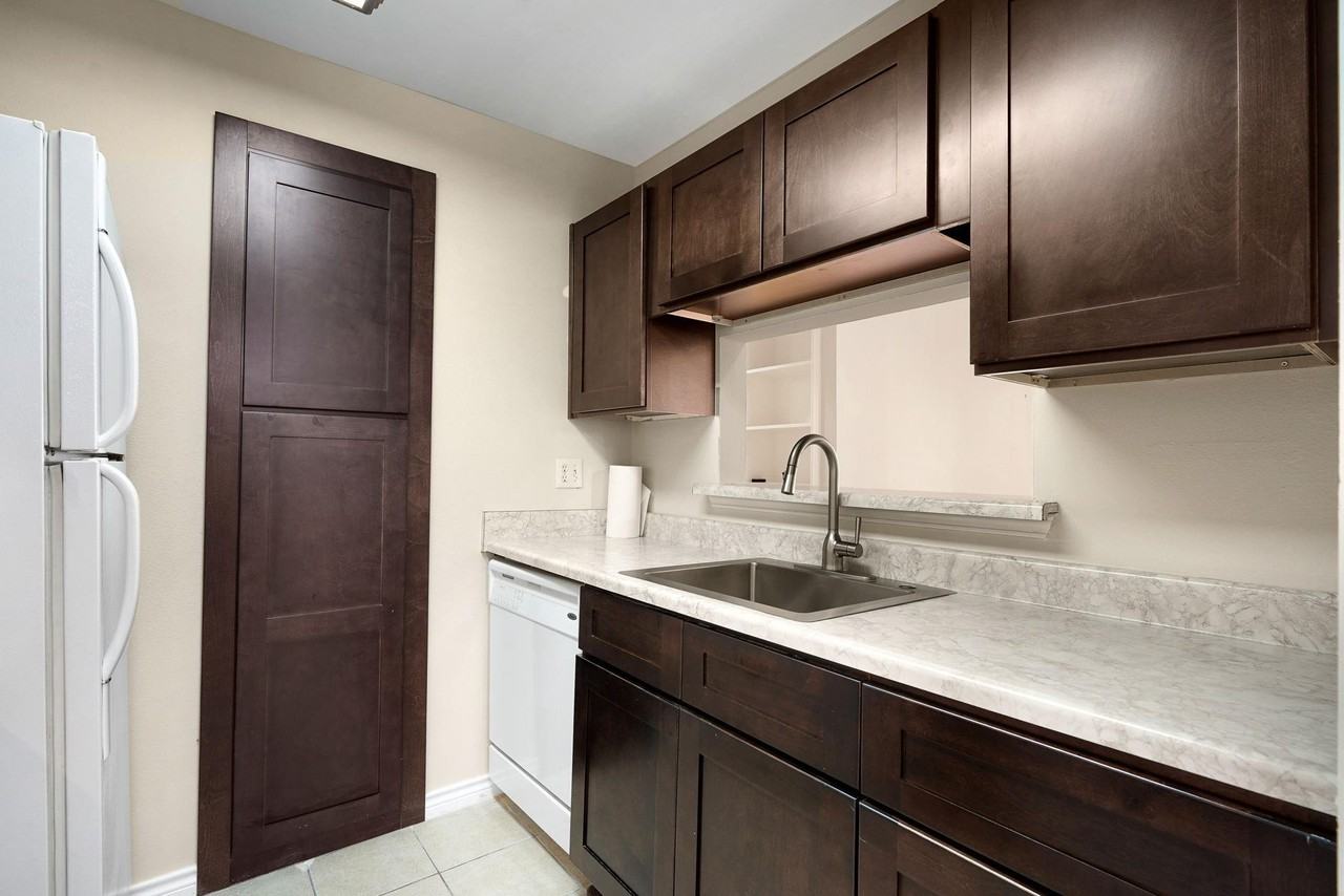 3500 Tangle Brush Dr ##150 - Photo 7 of 23