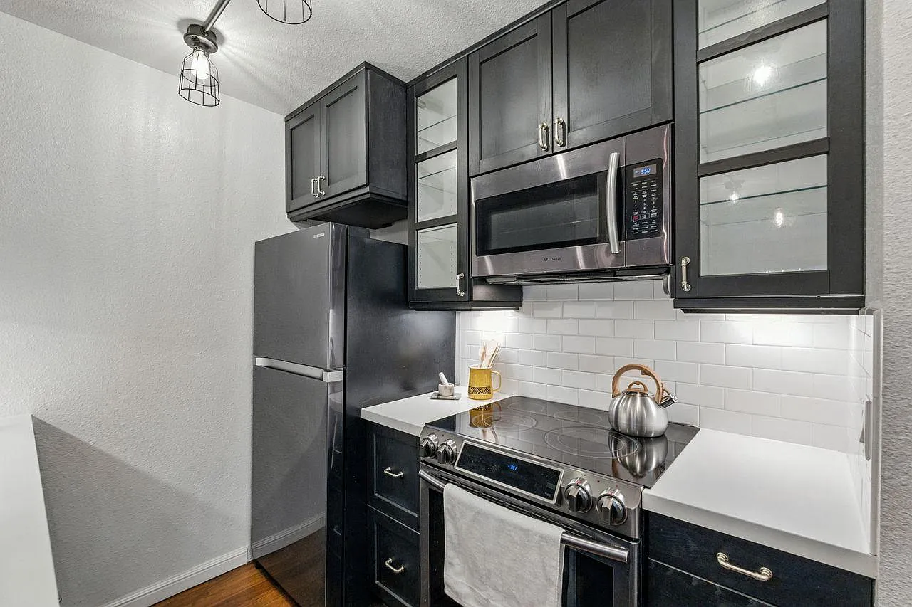 381 Half Moon Ln #213 - Photo 6 of 12