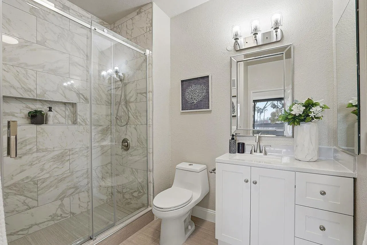 1005 Foxchase Dr - Photo 7 of 10