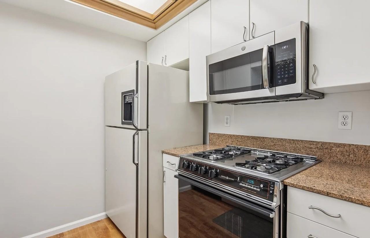 300 Deer Valley Rd #2K - Photo 3 of 8