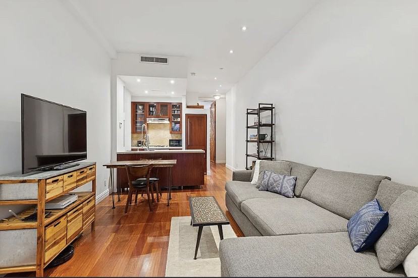 530 E 84th St #1J - Photo 3 of 8