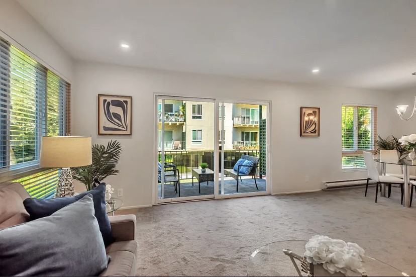 817 N Humboldt St #202 - Photo 3 of 12