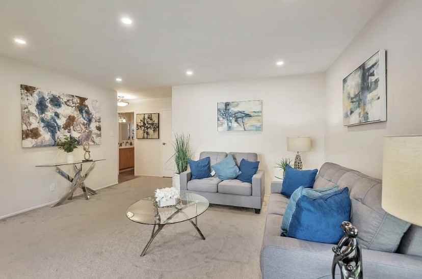 817 N Humboldt St #202 - Photo 4 of 12