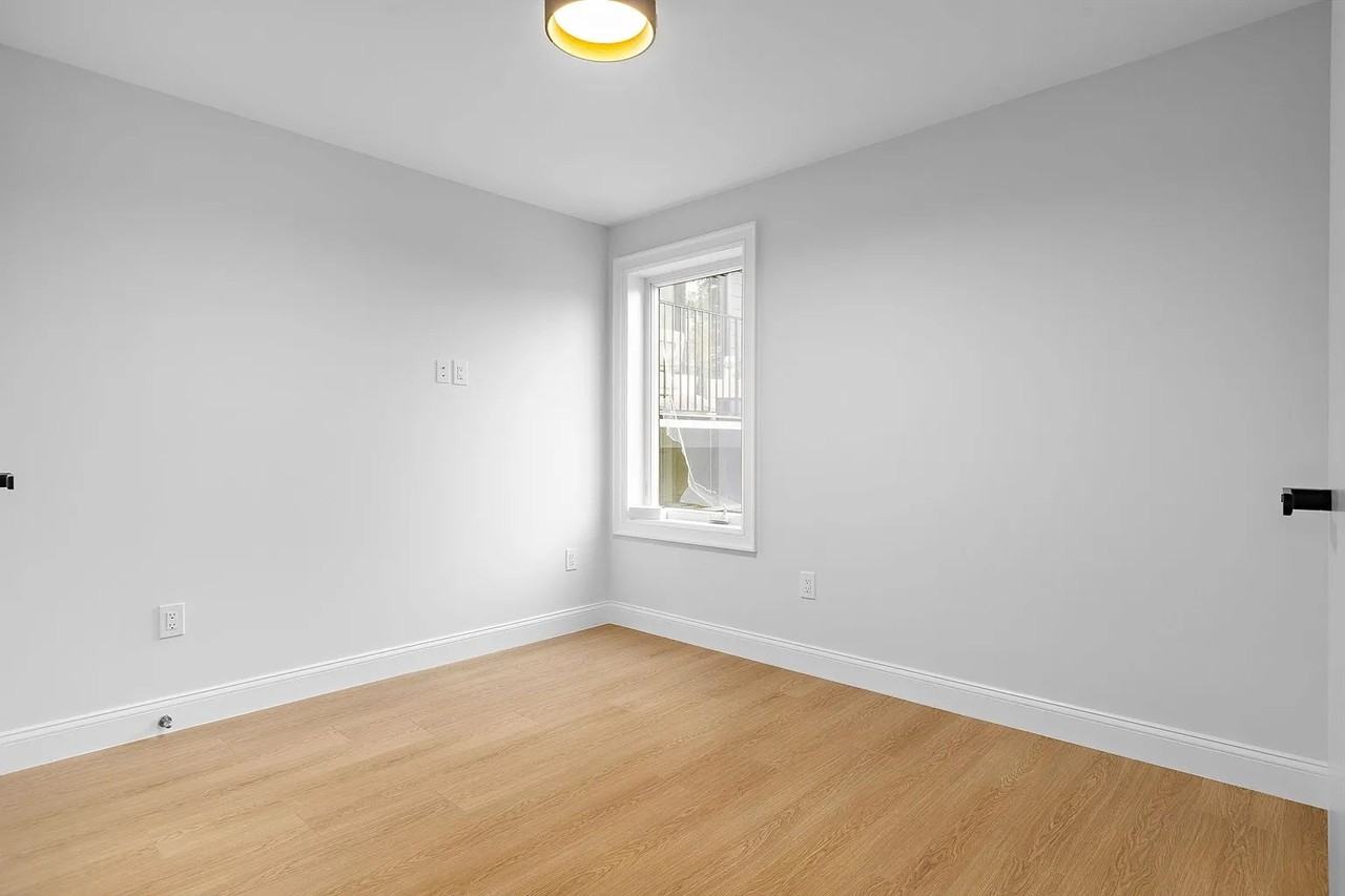 192 Cambridge Ave #5 - Photo 6 of 13