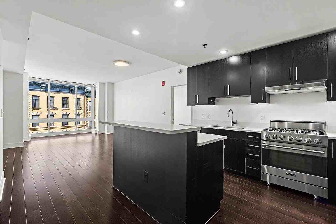 1100 Maxwell Ln #531 - Photo 2 of 16