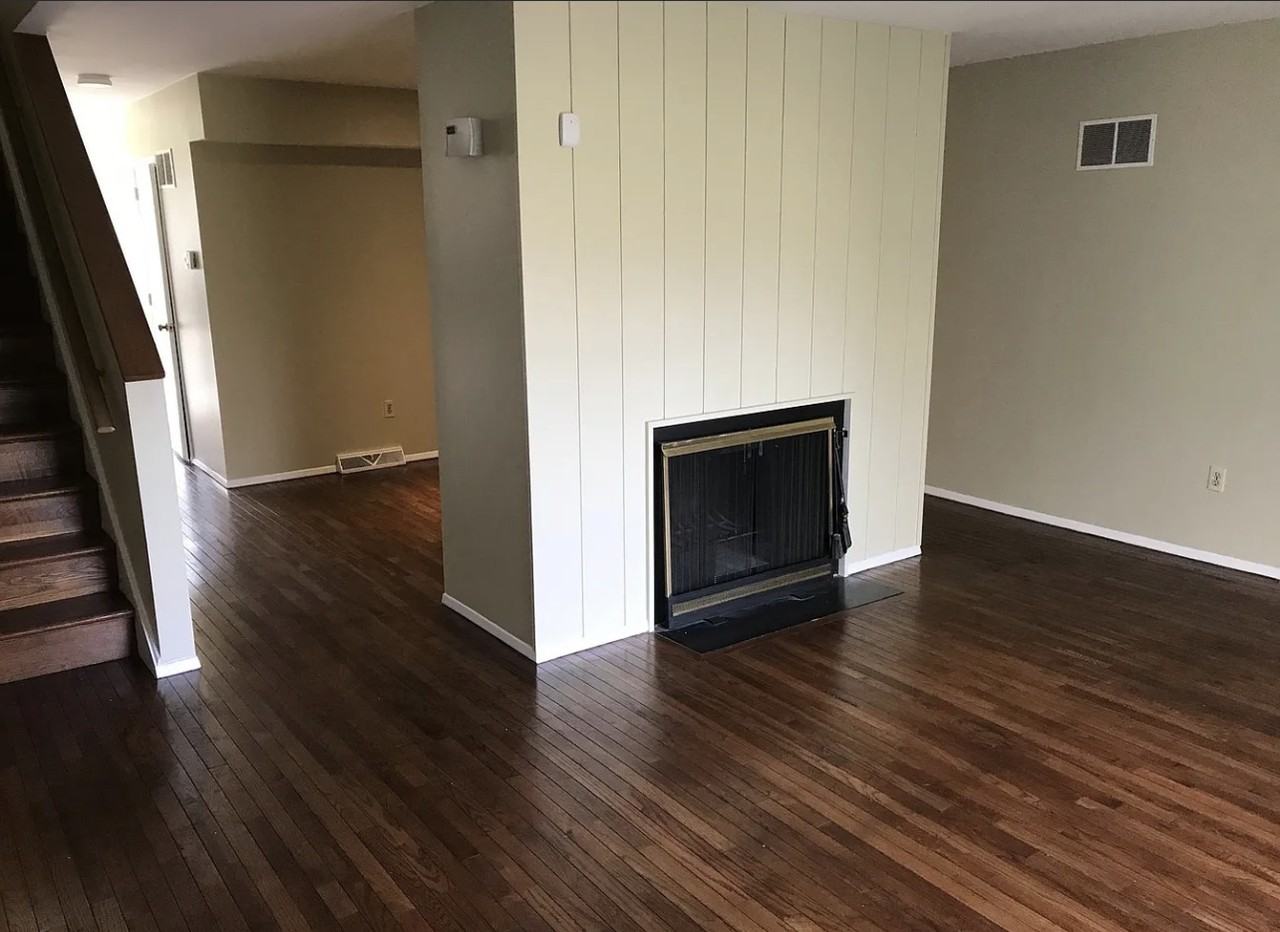 319 Carver Dr - Photo 3 of 10