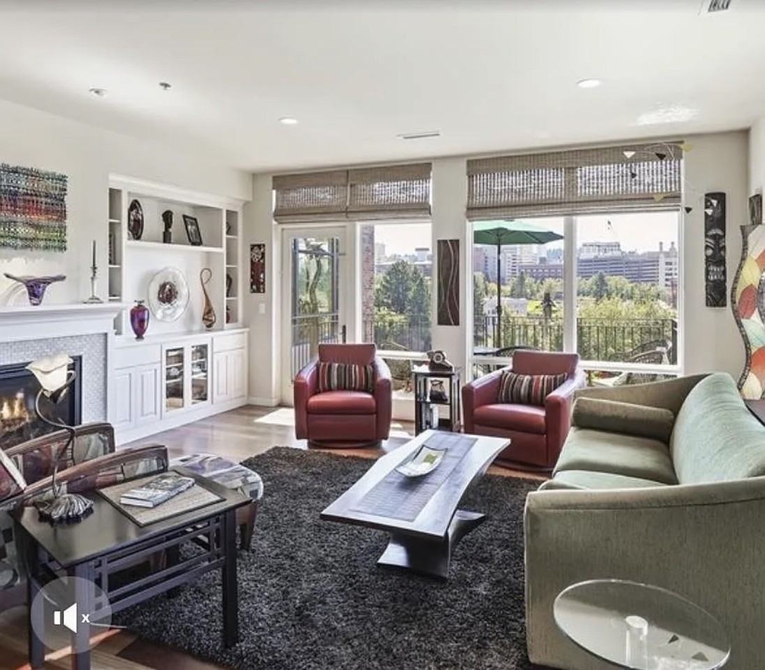 820 N Post St - Photo 6 of 10