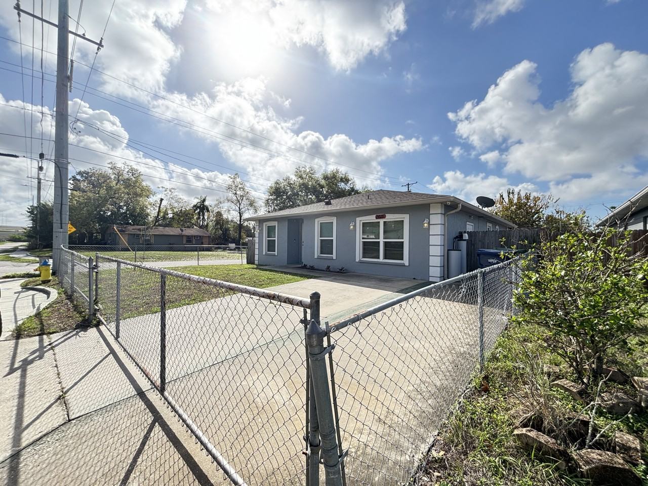 2615 E 10th Ave - Photo 3 of 26