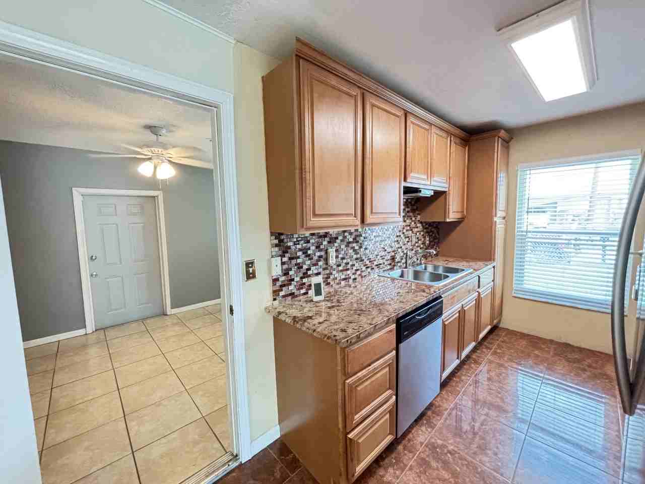 2615 E 10th Ave - Photo 7 of 26