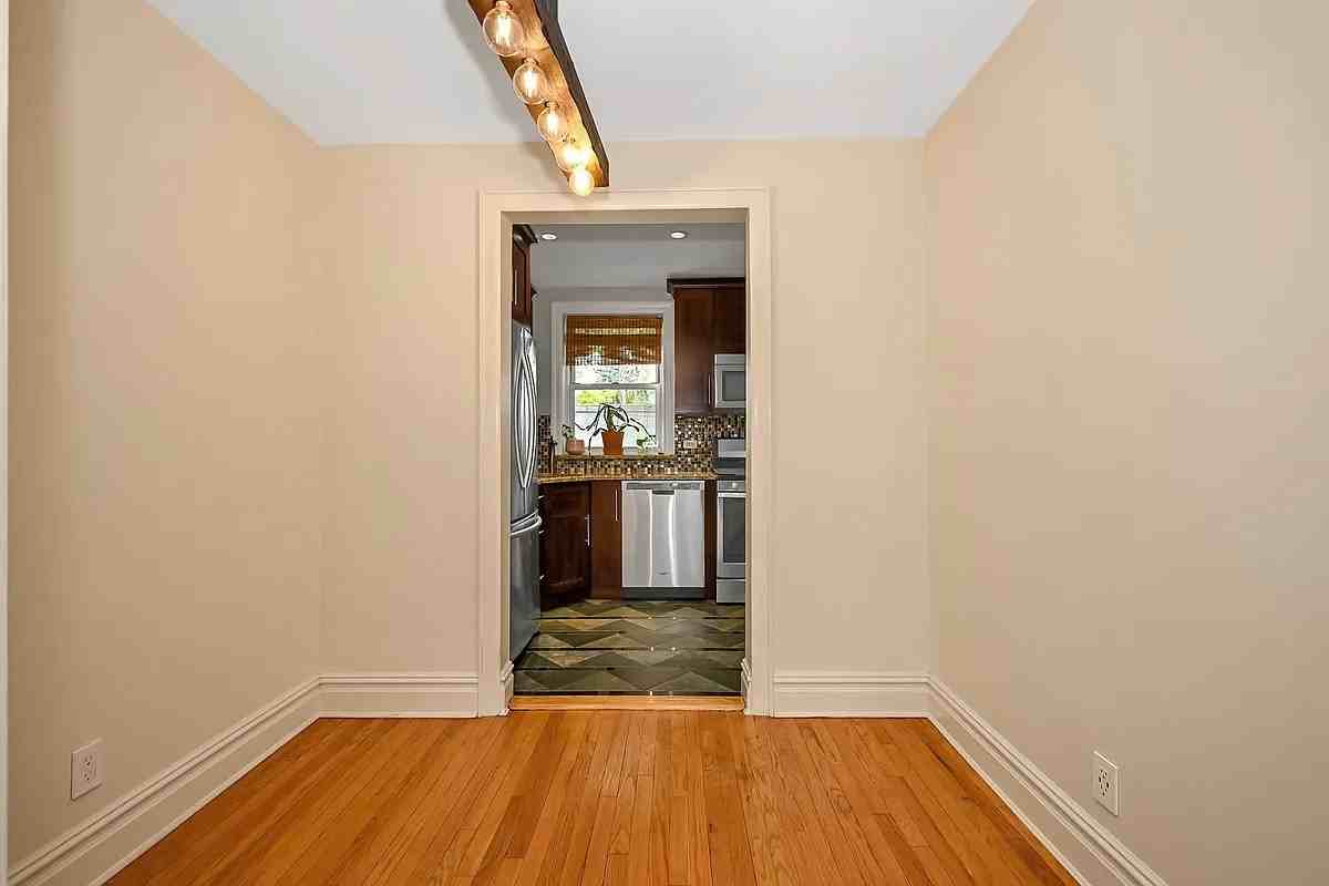 19211 37th Ave #204 - Photo 6 of 11