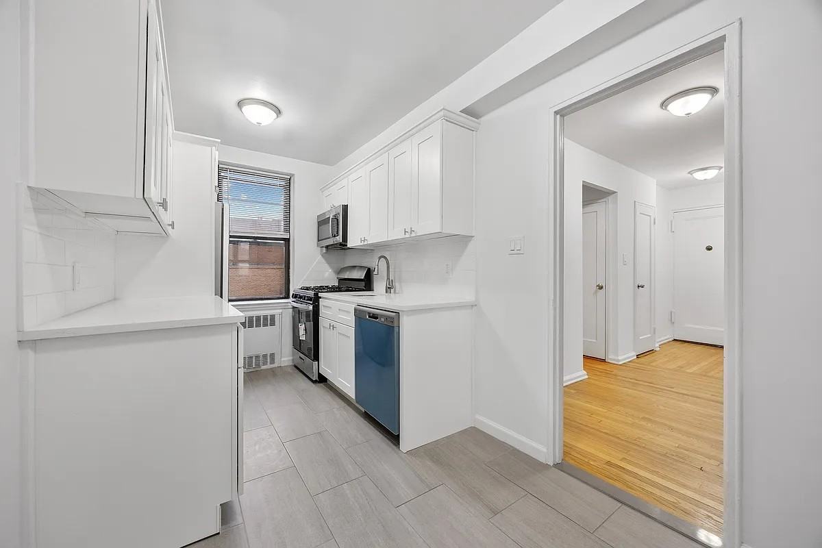 302 96th St #2W - Photo 2 of 16