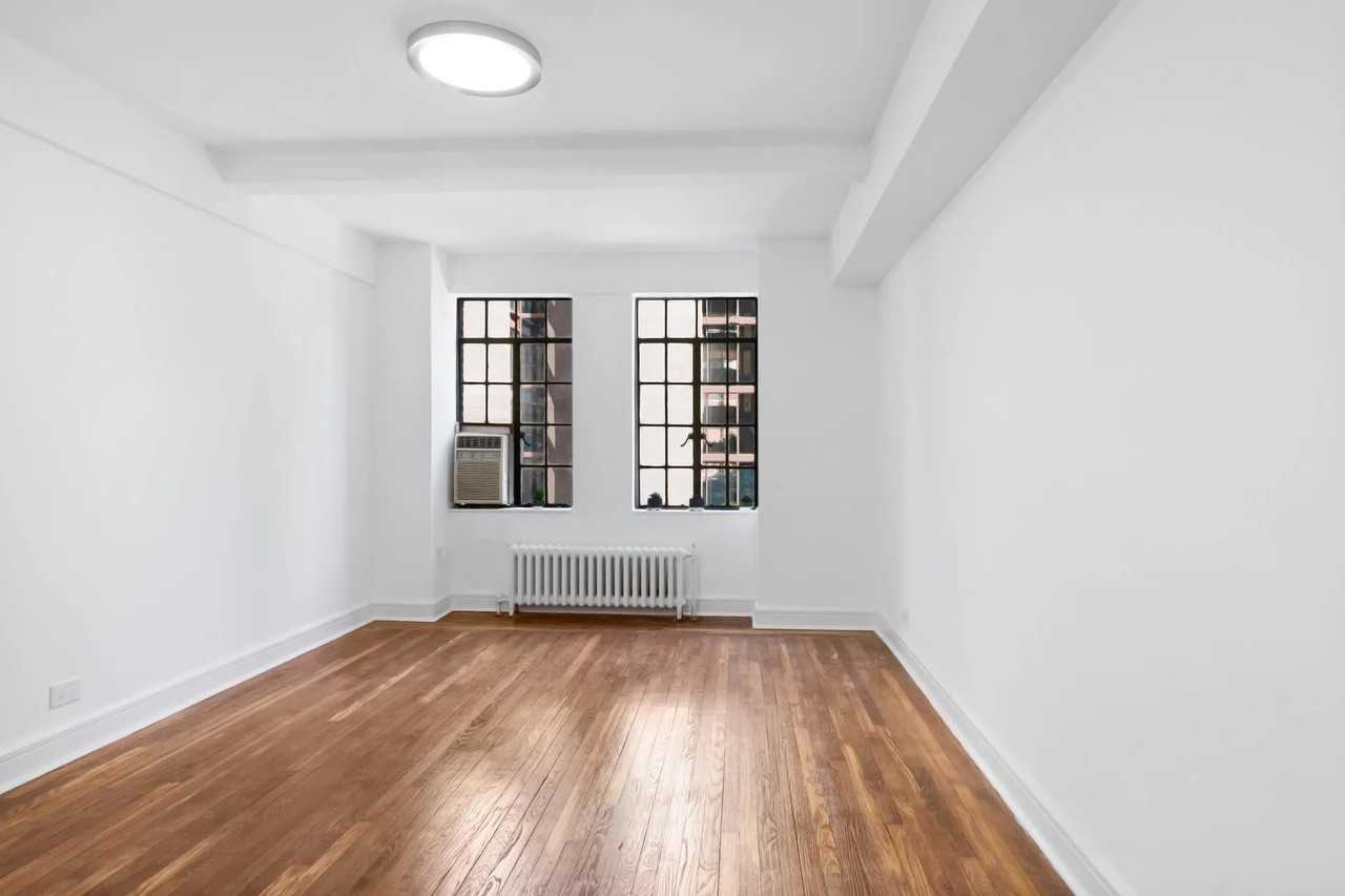 328 W 86th St #10B - Photo 3 of 5