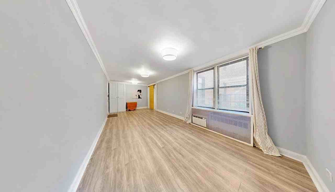 345 Webster Ave #1F - Photo 4 of 9