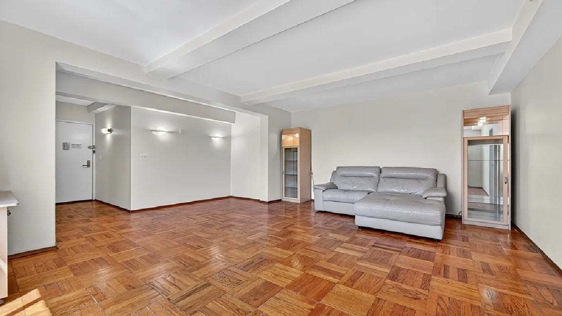 1555 Unionport Rd #7B - Photo 6 of 15