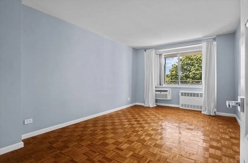 2575 Palisade Ave #2J - Photo 4 of 10