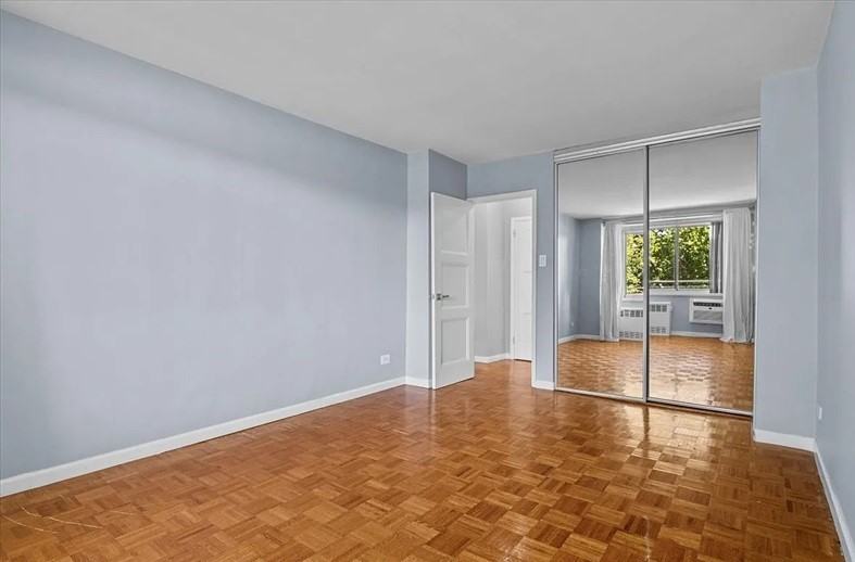 2575 Palisade Ave #2J - Photo 5 of 10