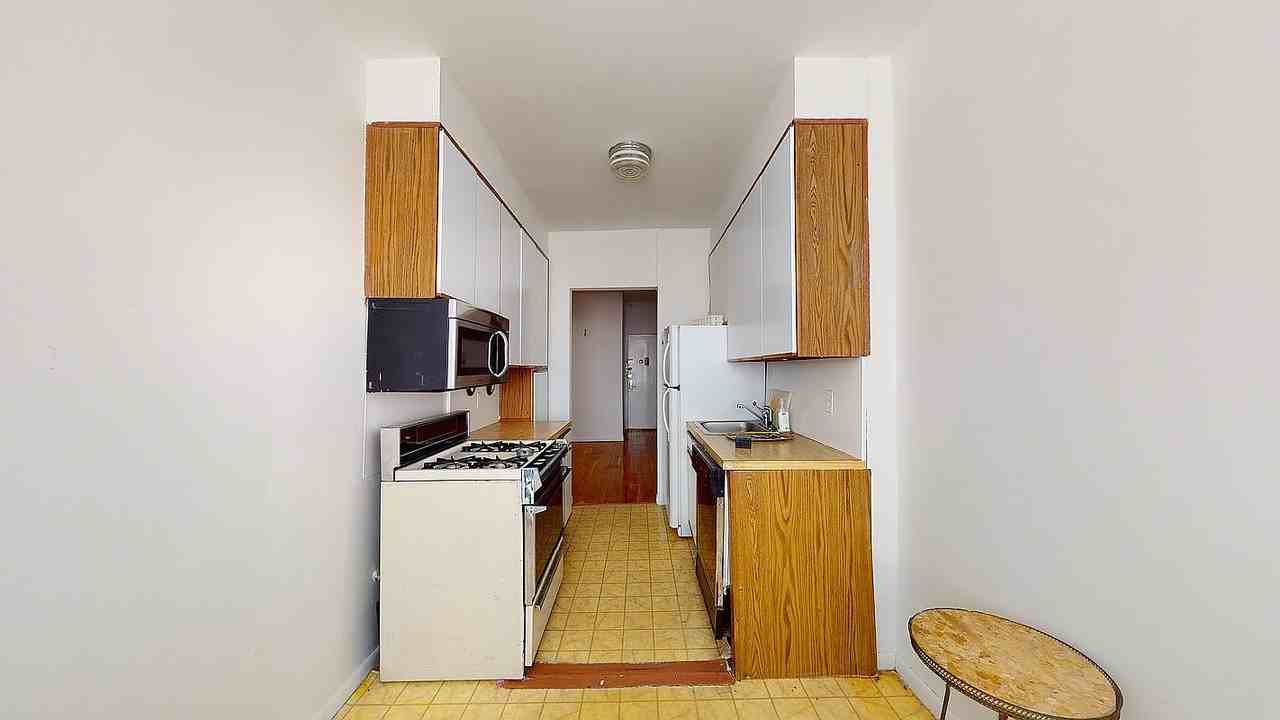 3111 Brighton 1st Pl #3E - Photo 3 of 16