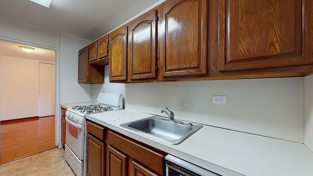 3131 Brighton 13th St #2E - Photo 3 of 14