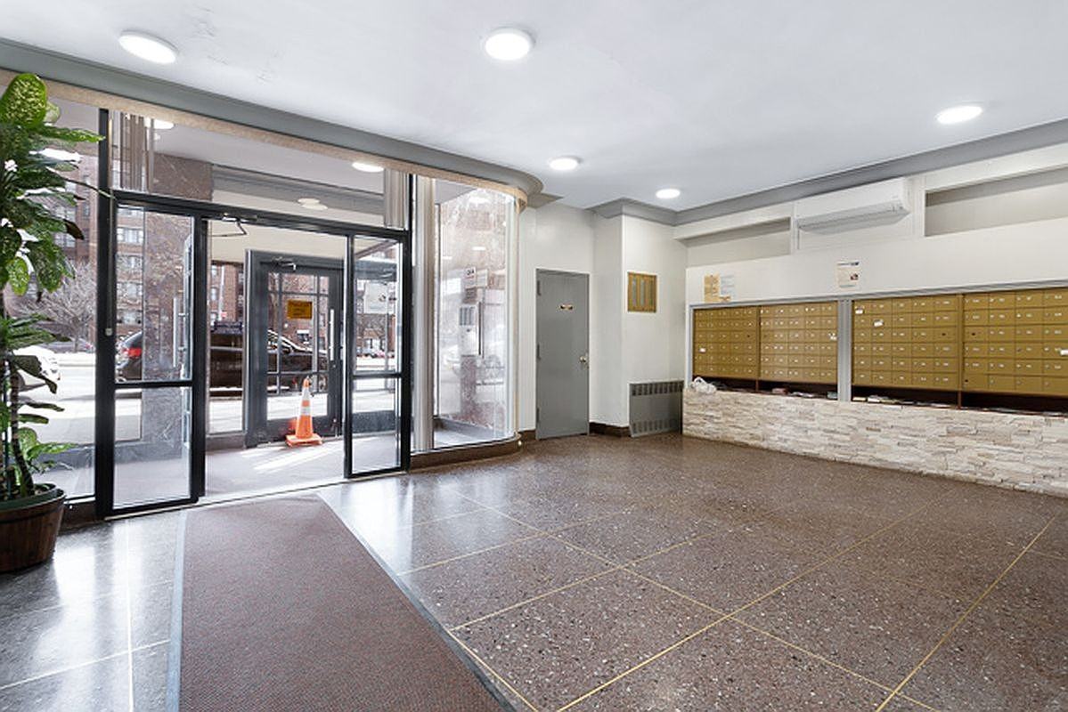 3131 Grand Concourse #10J - Photo 2 of 15