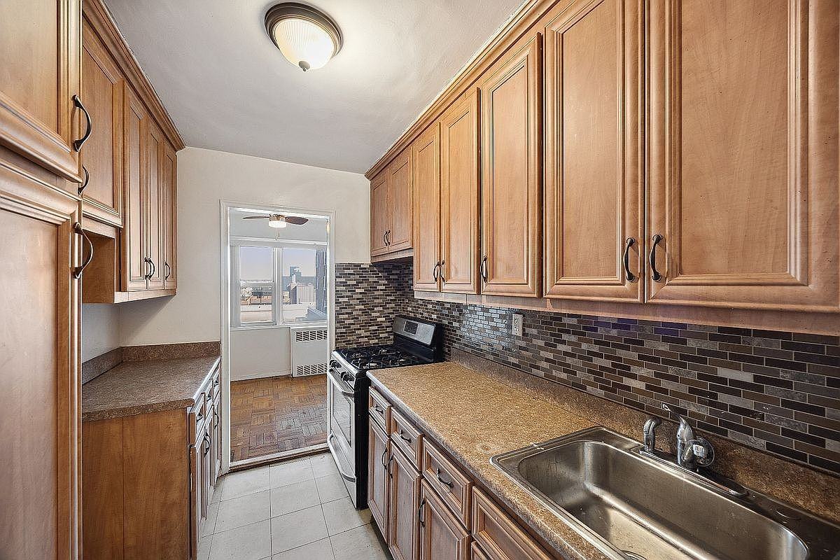 3131 Grand Concourse #10J - Photo 6 of 15