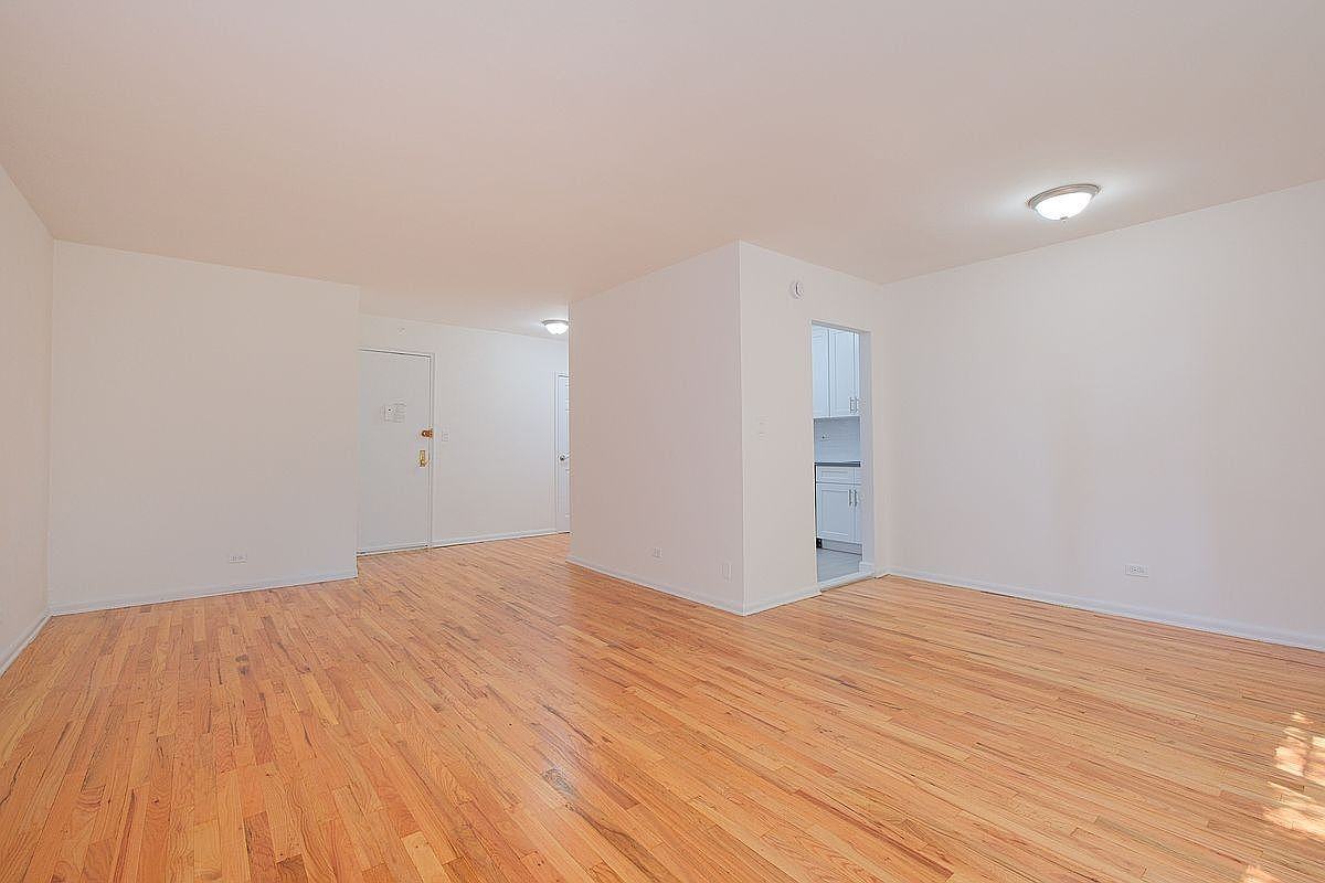 3201 Grand Concourse #4A - Photo 2 of 6