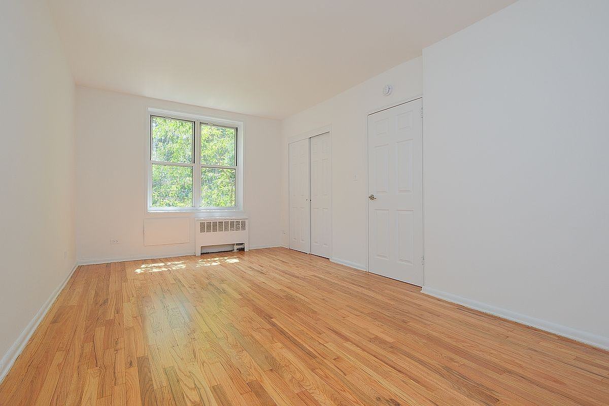 3201 Grand Concourse #4A - Photo 5 of 6