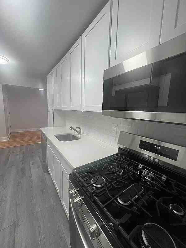 3260 Netherland Ave #4J - Photo 5 of 11