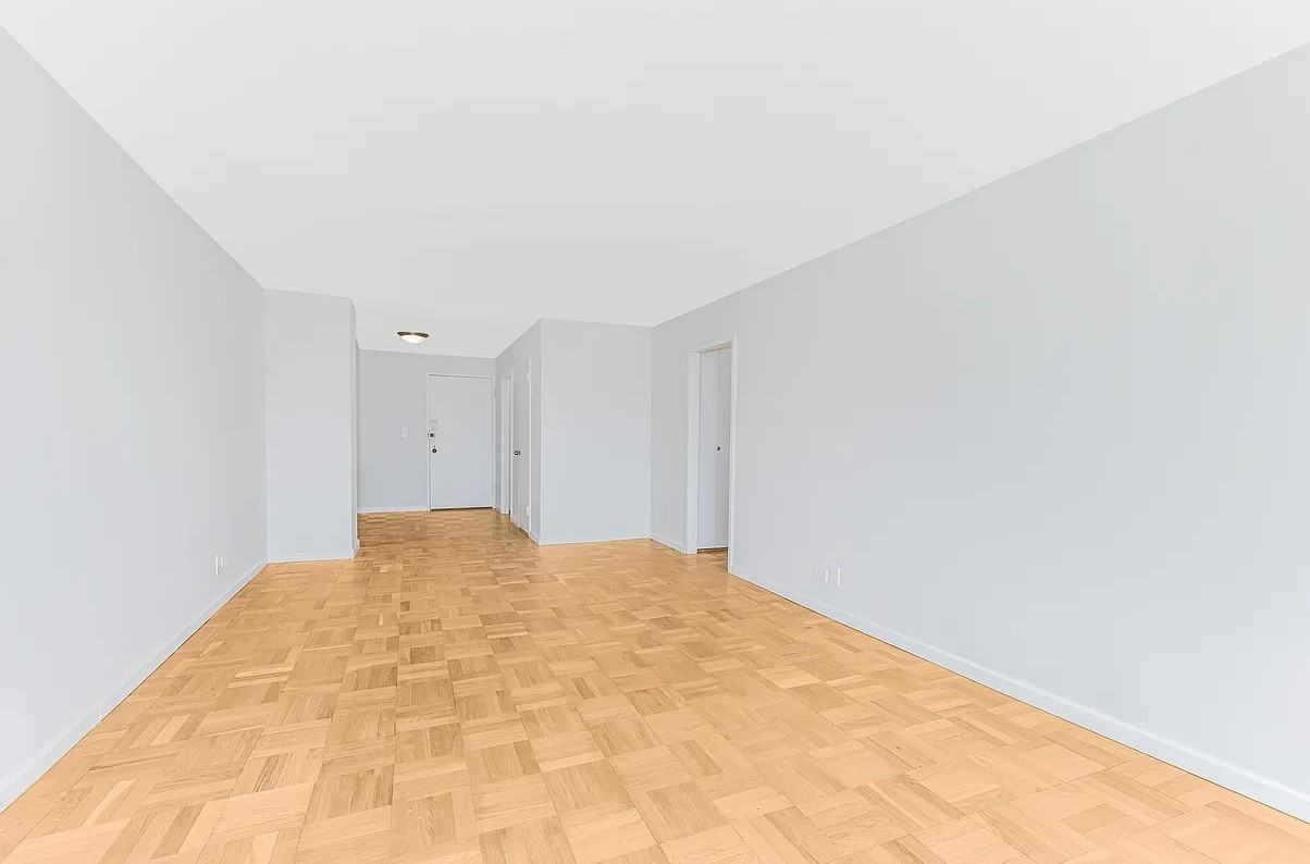 3333 Henry Hudson Pkwy #8C - Photo 4 of 6