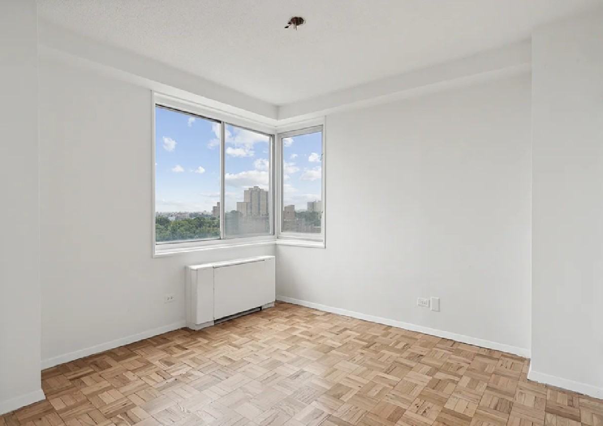 3333 Henry Hudson Pkwy #14W - Photo 3 of 5