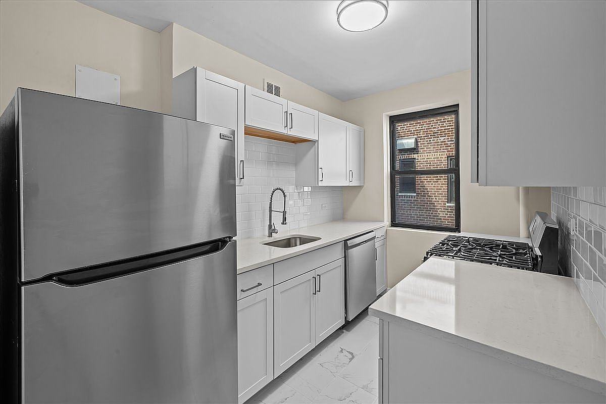 3635 Johnson Ave #6D