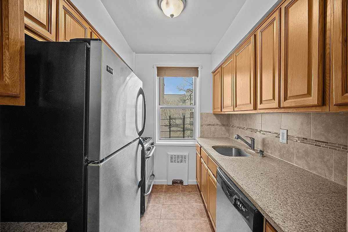 3720 Independence Ave #5G - Photo 5 of 14