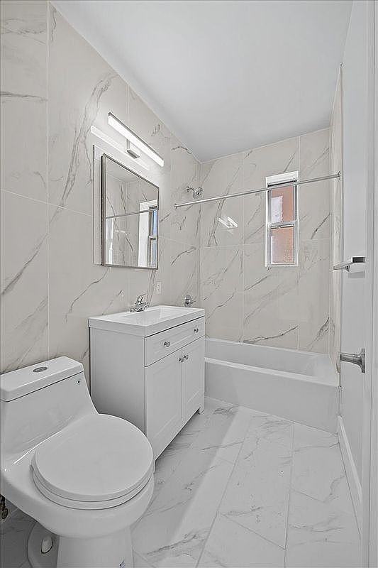 3810 Greystone Ave #301 - Photo 6 of 8