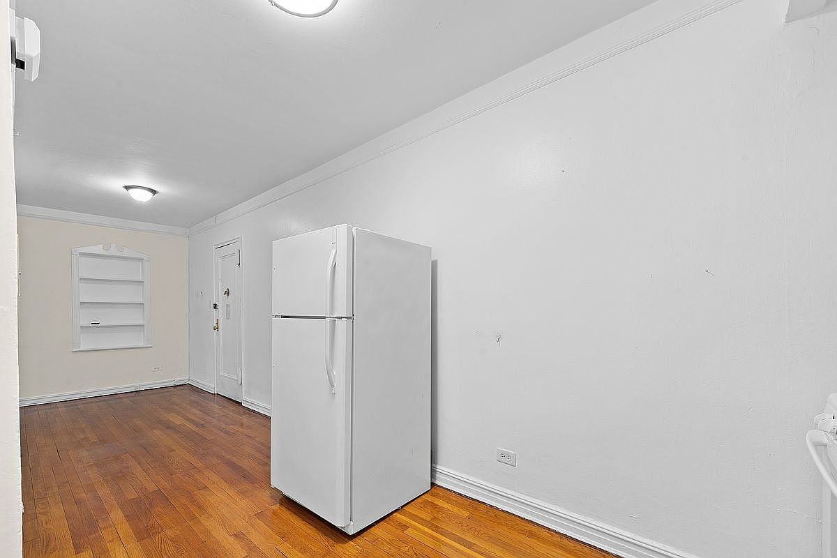4410 Ketcham St #3F - Photo 4 of 20